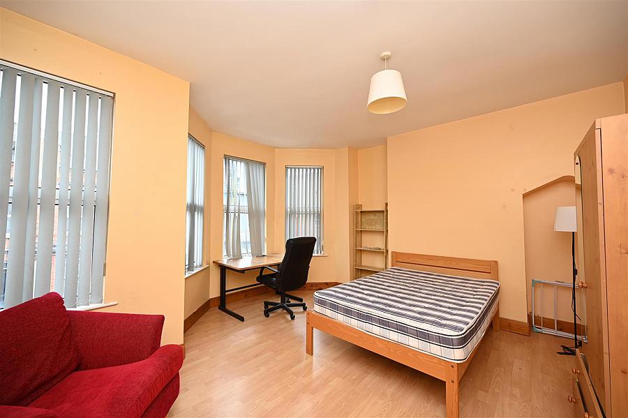 15 Wellington Park Avenue