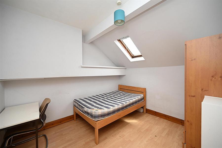 15 Wellington Park Avenue