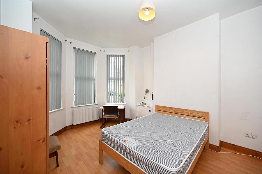 15 Wellington Park Avenue