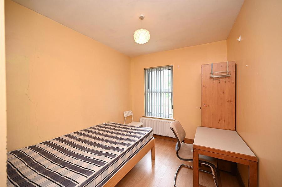 15 Wellington Park Avenue