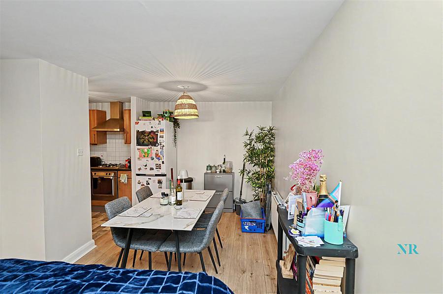 Apt 5 Firmount Building 2 Old Bakers Court