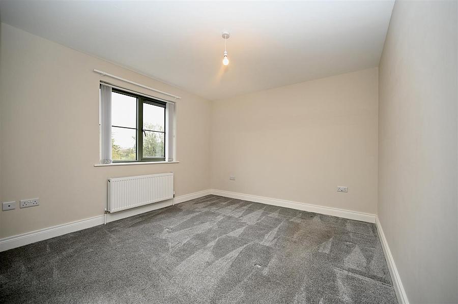 9 Castlelodge Gardens
