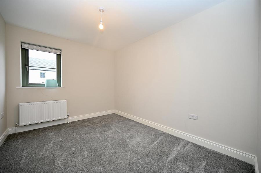 9 Castlelodge Gardens