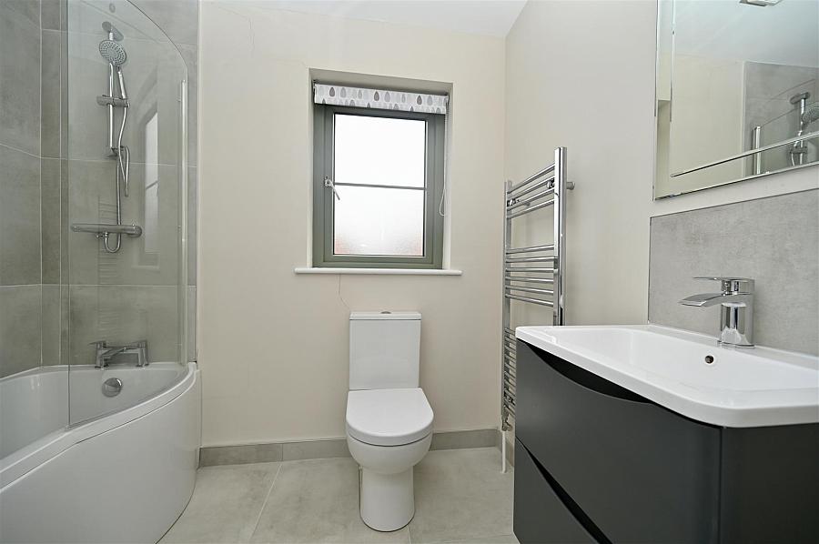 9 Castlelodge Gardens