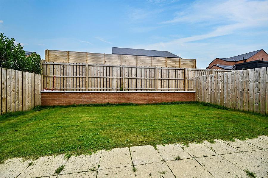 9 Castlelodge Gardens