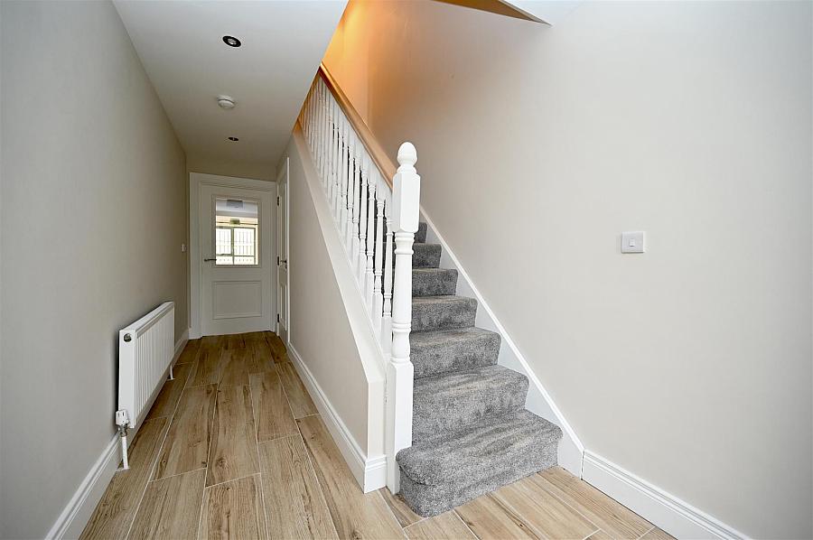 9 Castlelodge Gardens