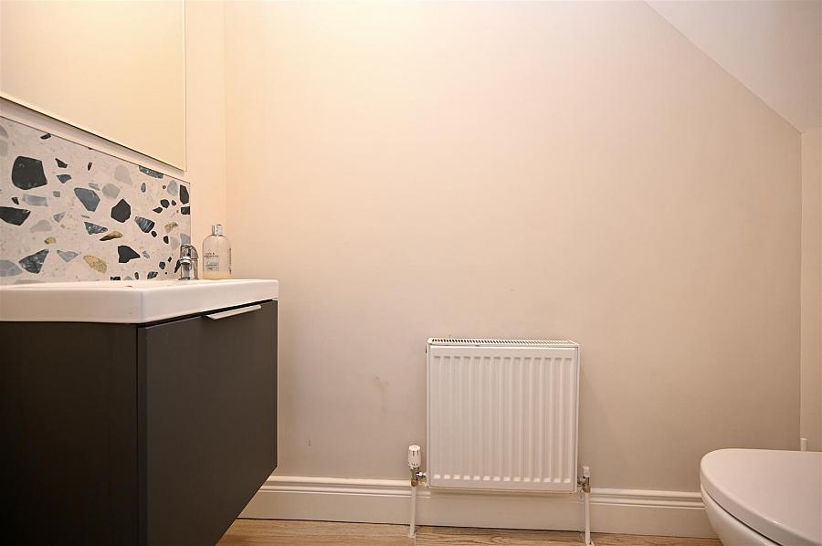 9 Castlelodge Gardens