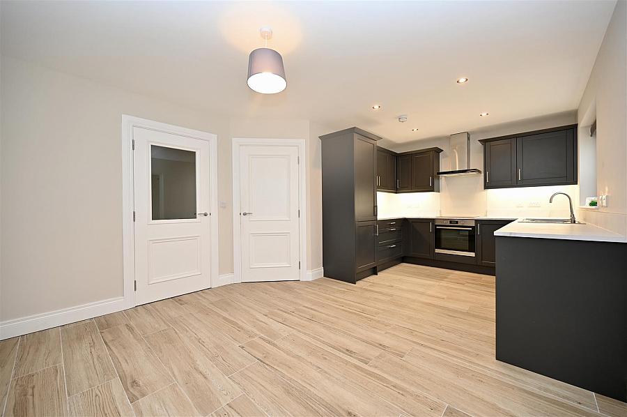 9 Castlelodge Gardens