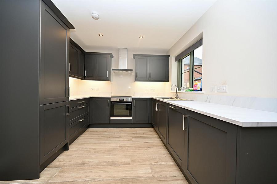 9 Castlelodge Gardens