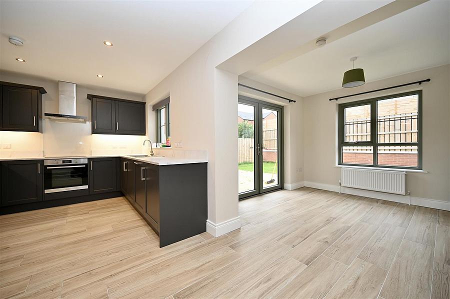 9 Castlelodge Gardens