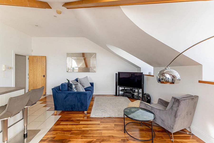 54 Glenmore House