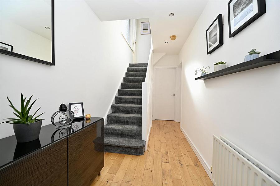 52 Stirling Gardens