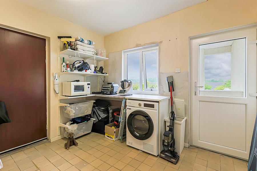 11 Glennor Crescent