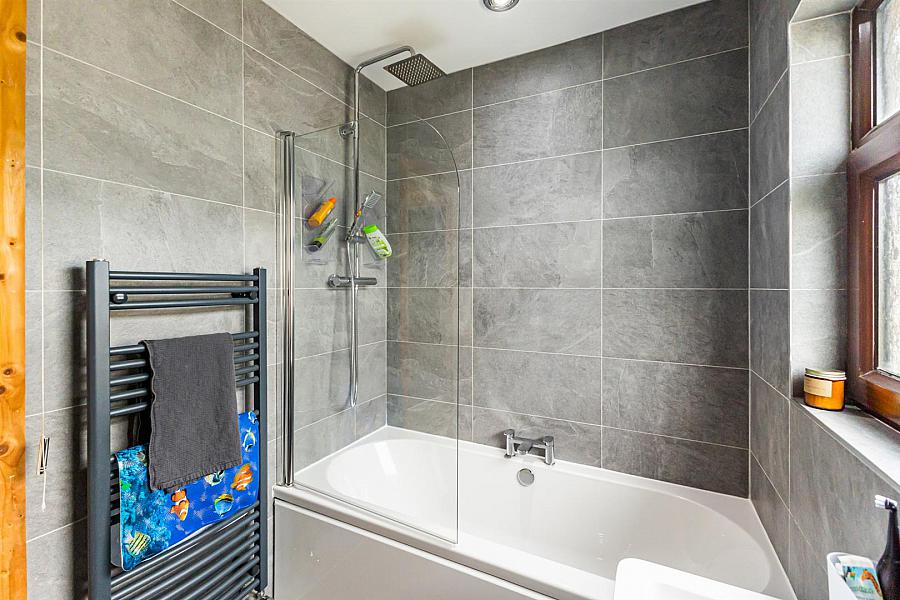 11 Glennor Crescent