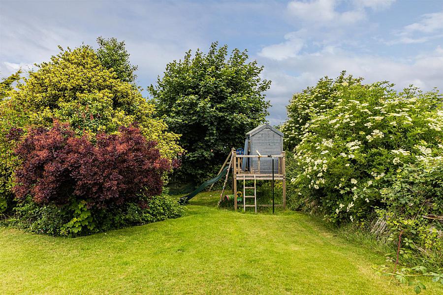 11 Glennor Crescent