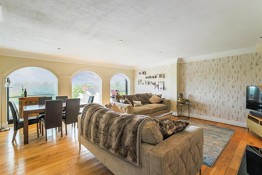 11 Glennor Crescent