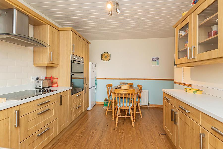 19 Woodford Road