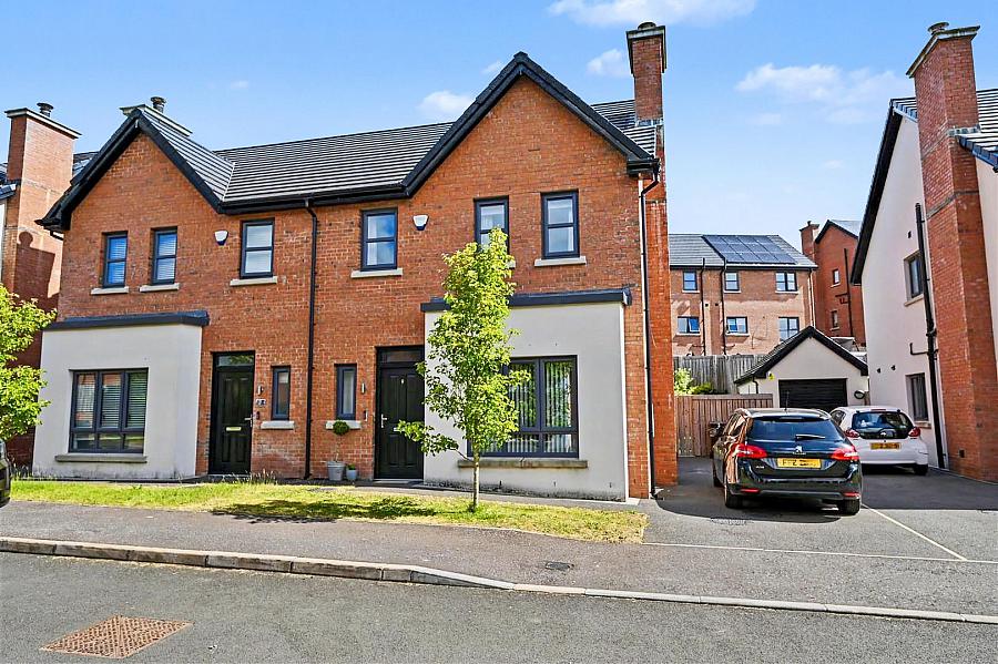 9 Brooke Hall Mews