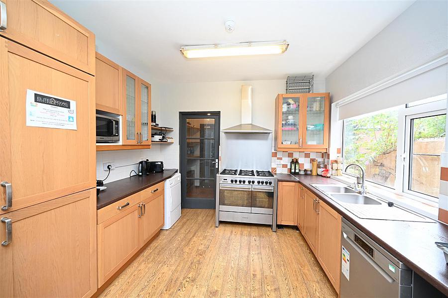 The George 9 Eglantine Avenue