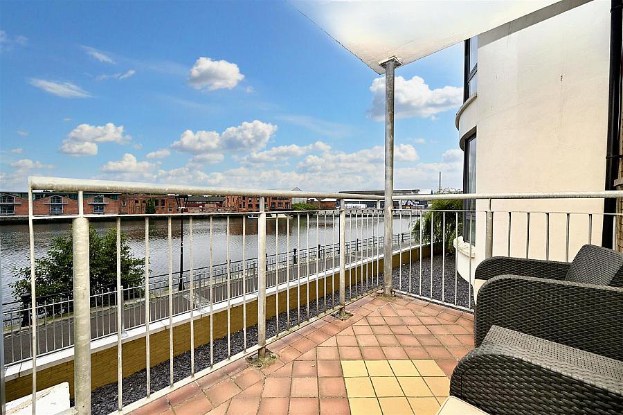 Apt 27 St Georges Harbour 51 East Bridge Street