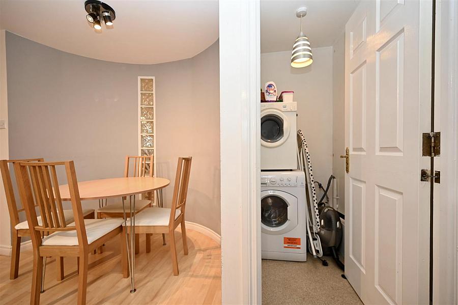 Apt 27 St Georges Harbour 51 East Bridge Street