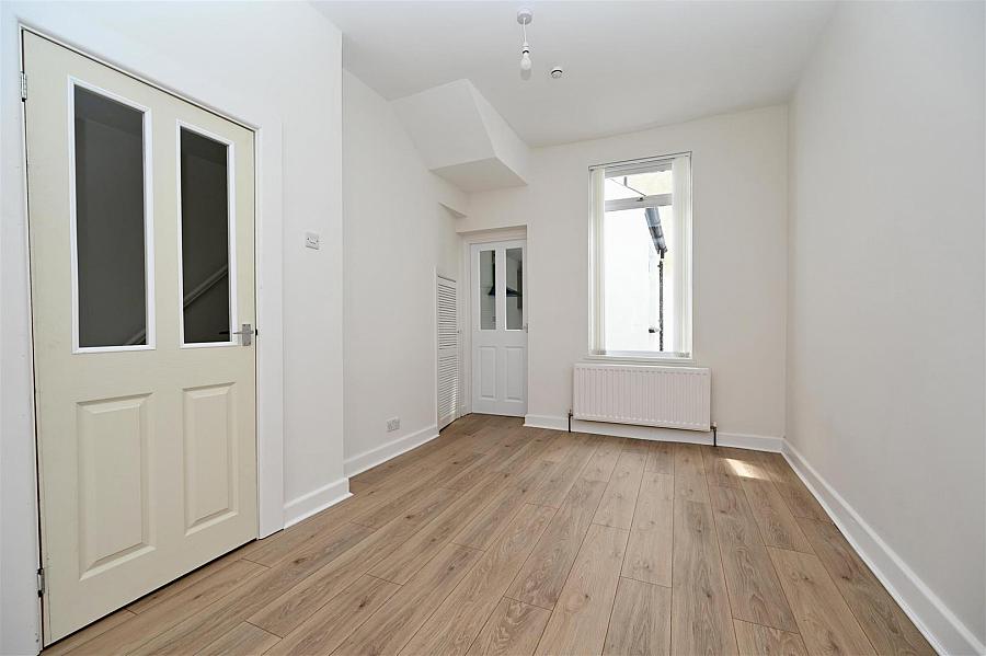 24 Upper Frank Street