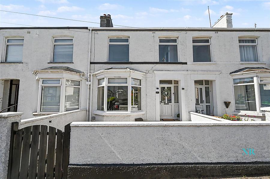 15 Bloomfield Gardens