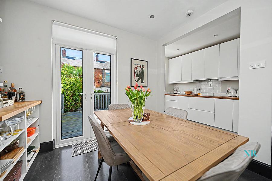 15 Bloomfield Gardens