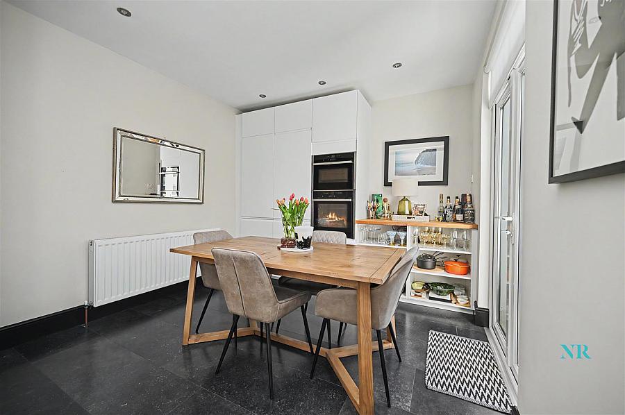 15 Bloomfield Gardens