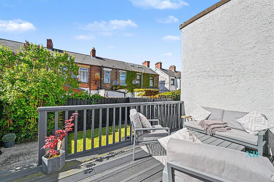 15 Bloomfield Gardens