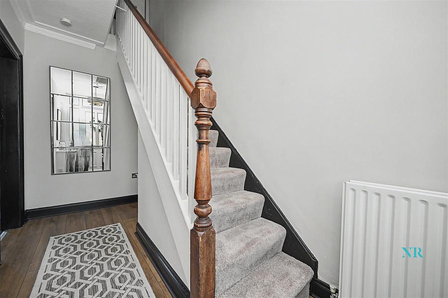 15 Bloomfield Gardens