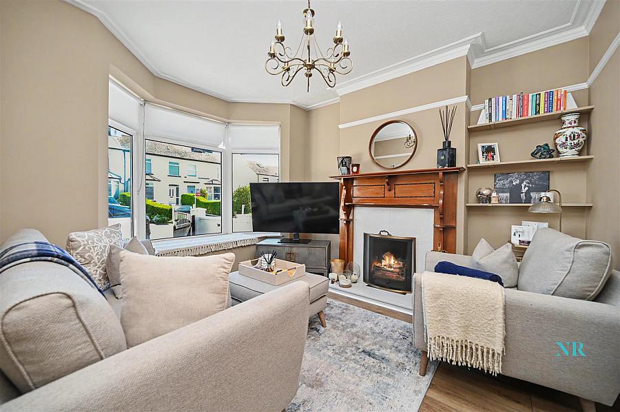 15 Bloomfield Gardens