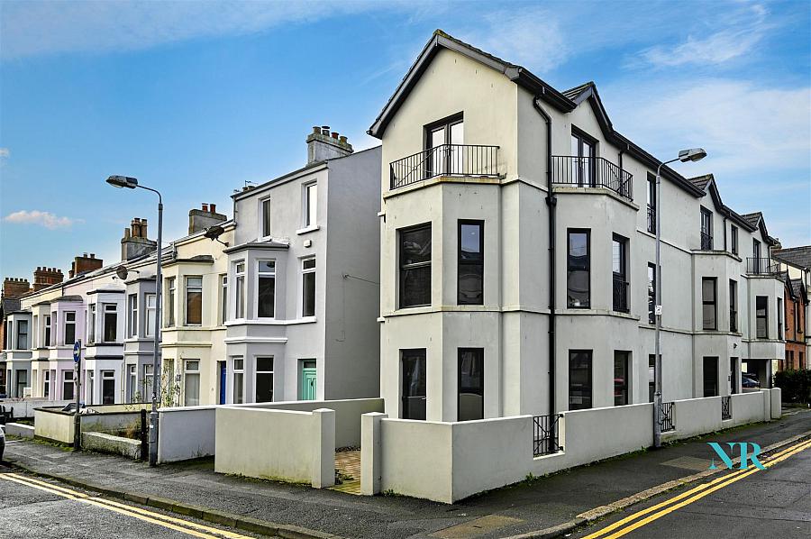 Apt 2, 1 Springfield Road