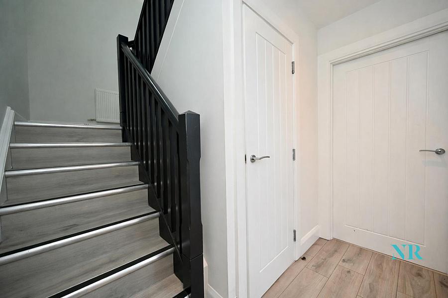 Apt 2, 1 Springfield Road