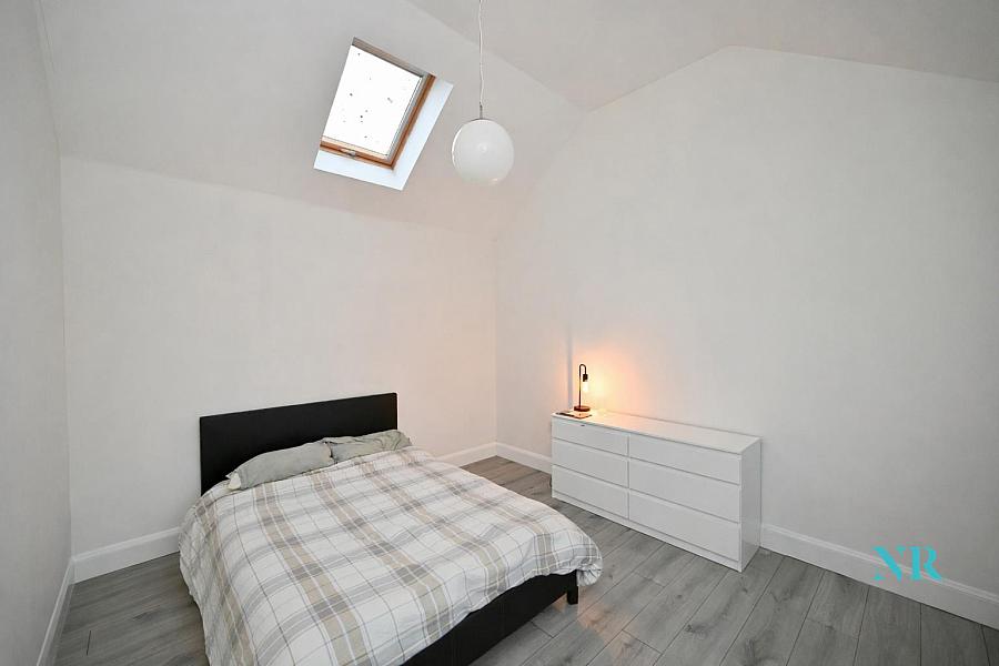 Apt 2, 1 Springfield Road