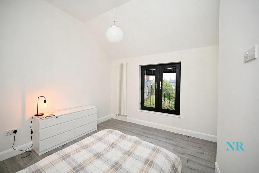 Apt 2, 1 Springfield Road