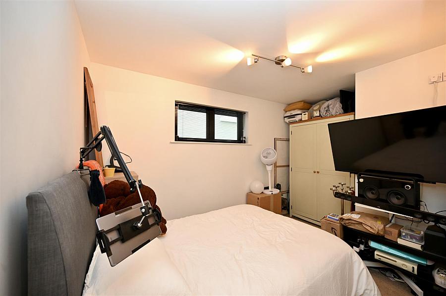 Apt 1, 1 Springfield Road