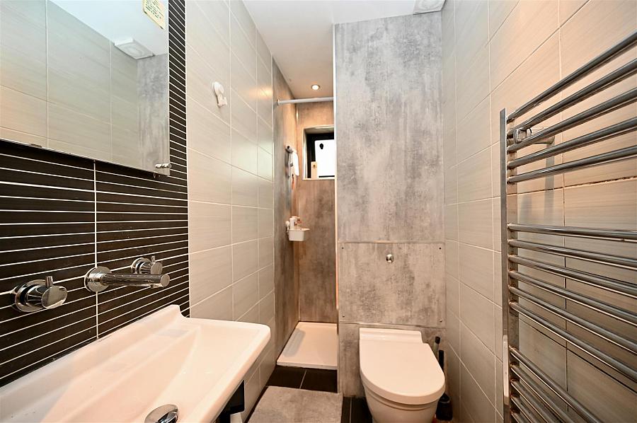 Apt 1, 1 Springfield Road