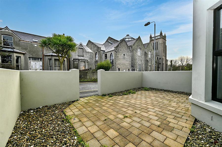 Apt 1, 1 Springfield Road