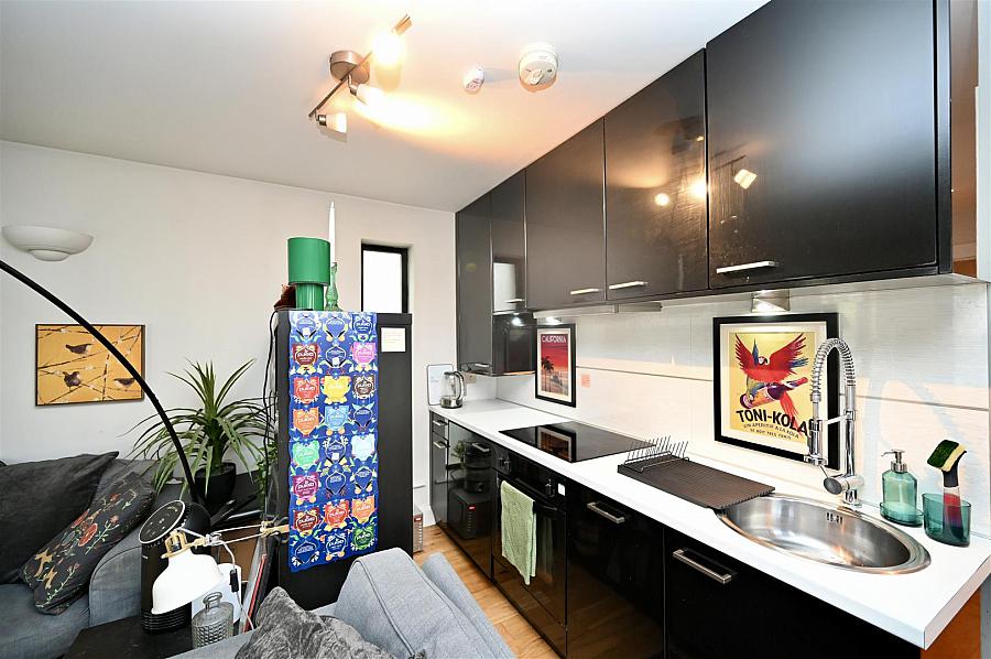 Apt 1, 1 Springfield Road