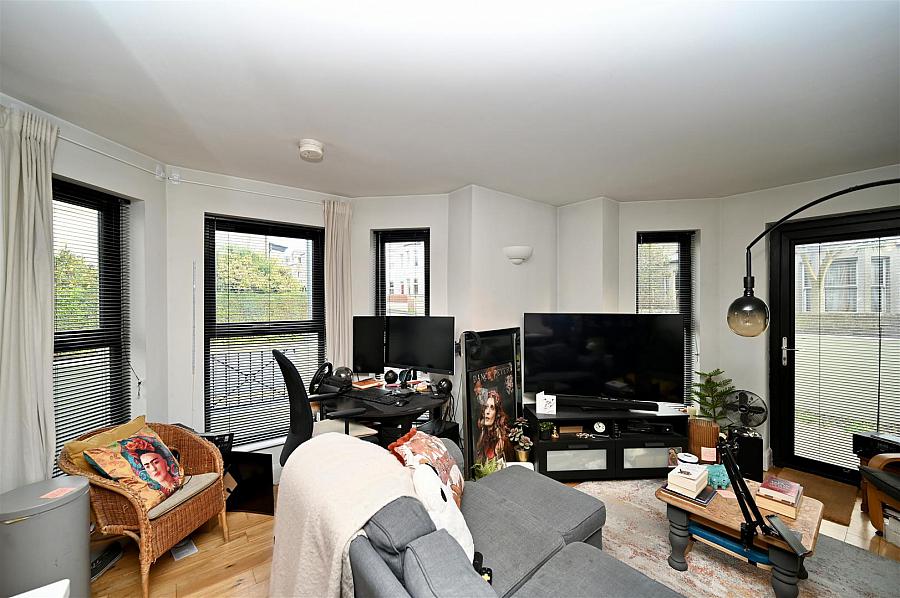 Apt 1, 1 Springfield Road