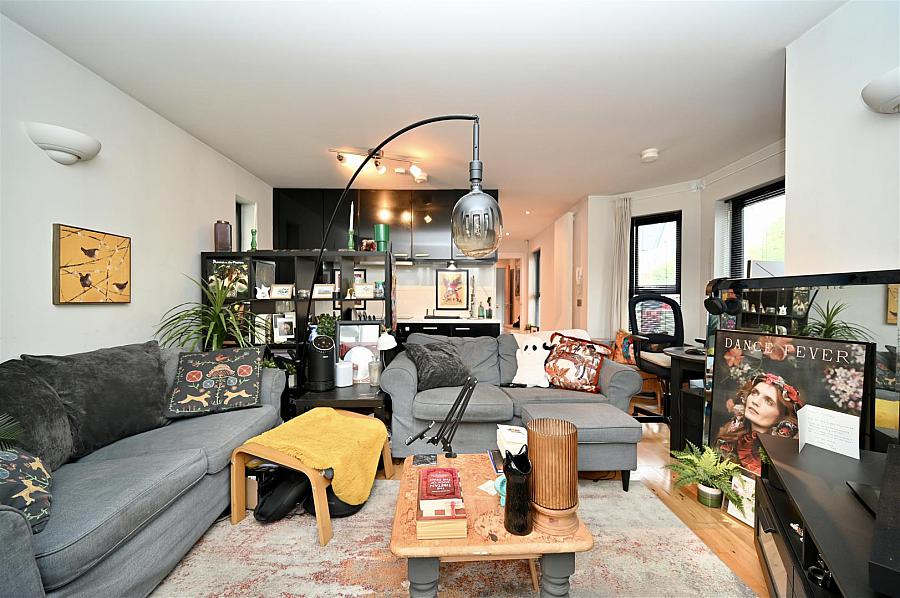 Apt 1, 1 Springfield Road