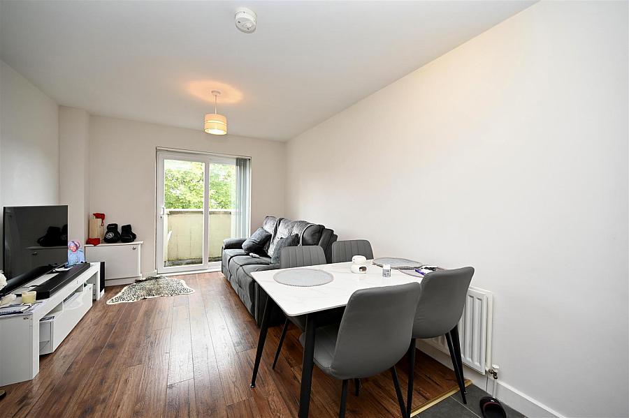 Apt 9, 1 Woodcot Avenue