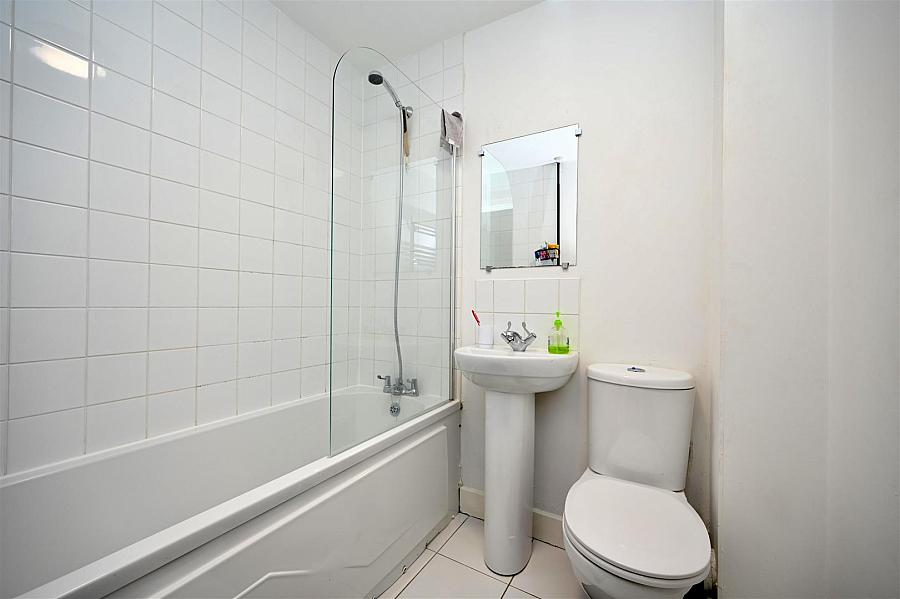 Apt 9, 1 Woodcot Avenue