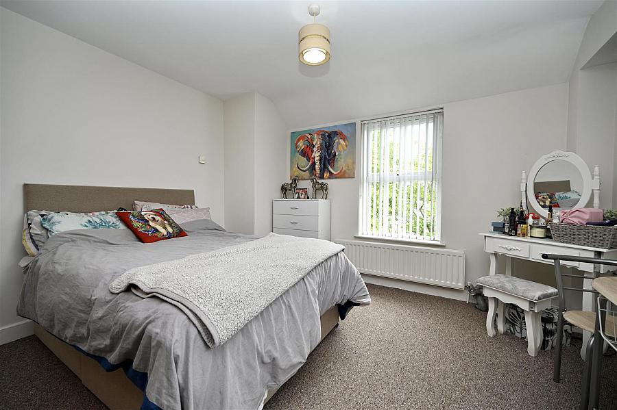 Apt 8, 1 Woodcot Avenue