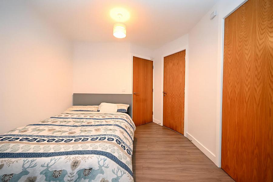 Apt 2, 1 Woodcot Avenue