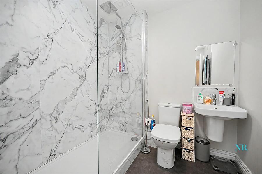 Apt 4, 39 Dundela Crescent