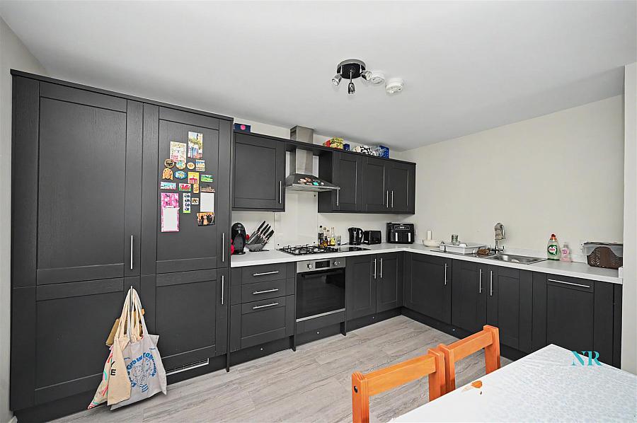 Apt 4, 39 Dundela Crescent