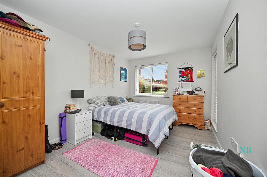 Apt 4, 39 Dundela Crescent