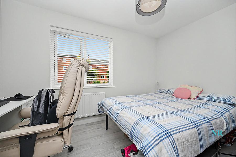 Apt 4, 39 Dundela Crescent